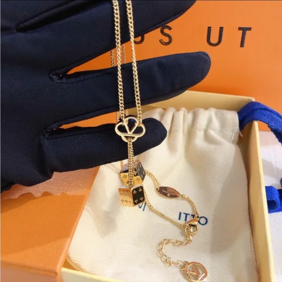 ๐ฒLV CHARM DICE ๐ฒ NECKLACES ๐ฒ - Picture 2 of 3